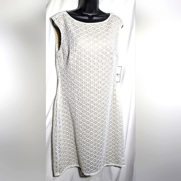 Jessica Howard Dresses & Skirts - NWT Jessica Howard Cream Lace Shift Sleeveless Midi Dress |‎ Size 10